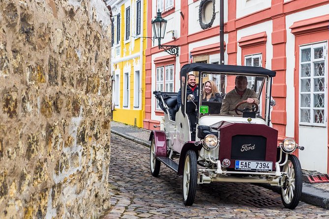 1,5 hour oldtimer convertible Prague sightseeing tour - How the open-top ride works in real Prague weather