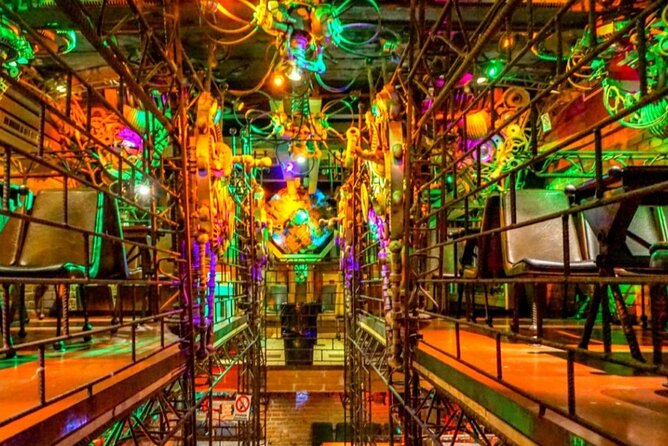 Alternative bar tour with dinner in the art district - Stop-by-stop: how your evening plays out