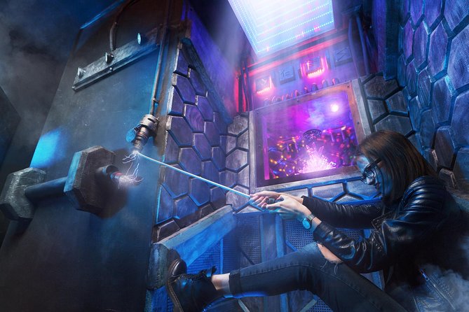 Apocalypse Zombie 2213 Escape Game in Prague - Apocalypse Zombie 2213 mission: racing the lab’s coded self-destruct