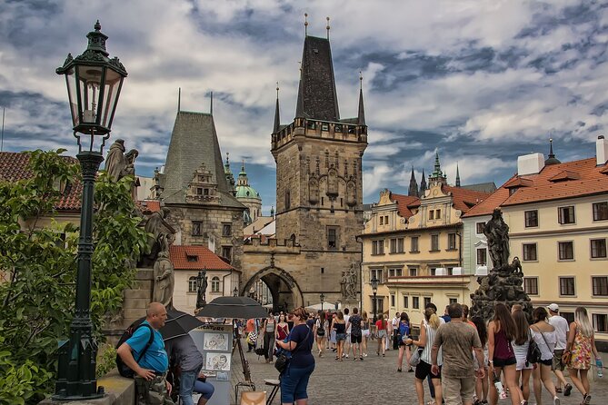 Best of Prague Private Walking Tour (Left and Right Riverbank) - Pinkas Synagogue and the Old-New Synagogue: Jewish Prague with context