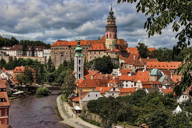 Cesky Krumlov Full day tour from Prague and back - Pace, Group Size, and What to Expect from Your Guide