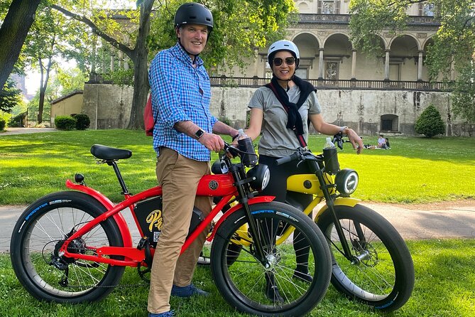 E-BIKE TOUR: 10 Must-See Landmarks & Viewpoints in Prague 1-8per. - Hanavský Pavilion and Petrin Park: Photo Breaks Plus Quiet Breaks