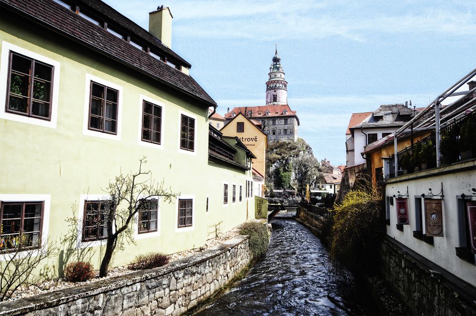 From Prague: Full-Day Český Krumlov Tour with Lunch - Town Orientation in Český Krumlov: Photo Stop, Guided Walk, and River Views