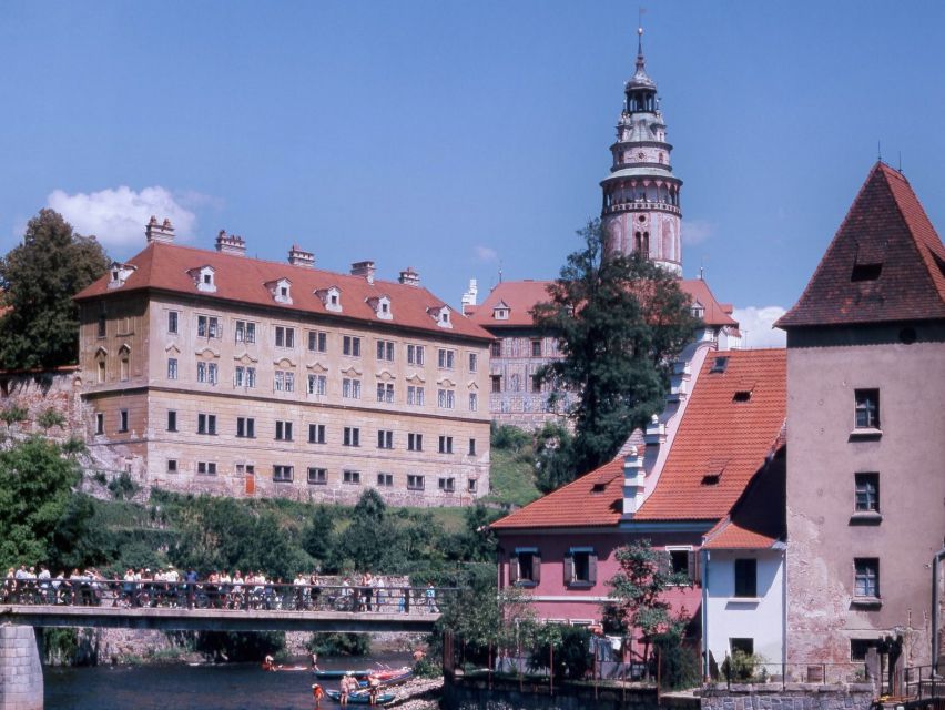 From Prague: Full-Day Český Krumlov Tour with Lunch - Lunch Timing: Summer On Your Own vs Winter With Lunch