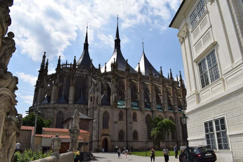 From Prague: Half-Day Coach Tour to Kutná Hora - Italian Court (Vlašský dvůr): Where the Central Mint Fits In