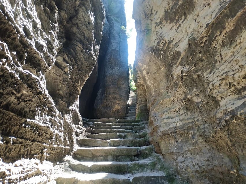 From Prague: Tour to Saxon and Bohemian Switzerland - Pravčická Brána in the main season: the 3 km uphill reality check