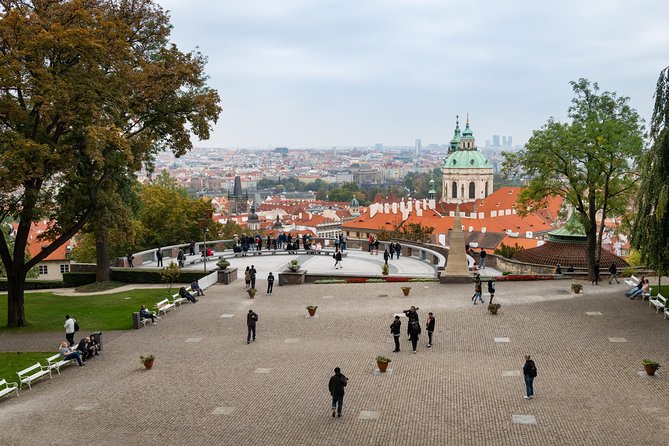 Full-Day Prague Tour with Prague Castle, Lunch and Vltava Cruise - The castle-hill walks: short breaks to catch the views