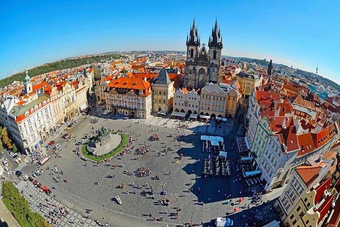 Grand Tour of Prague "among history, legends and curiosities" (NO ENGLISH) - Old Town icons, told with street-level context