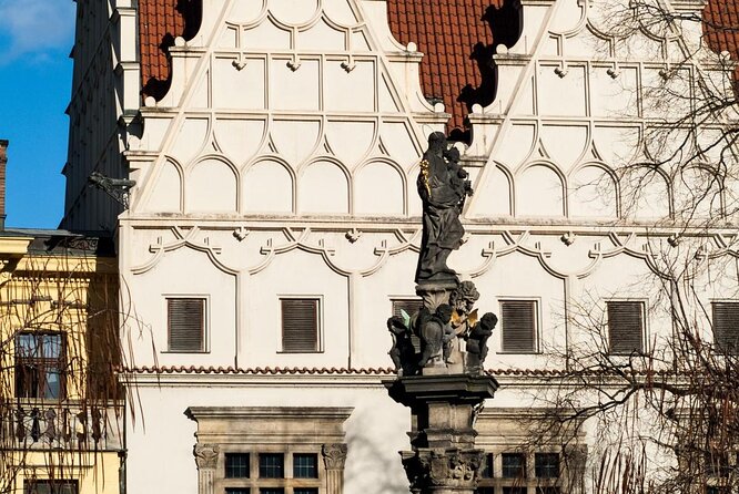 Hidden Beer Gems of Old Prague - Your Beer Lineup: 5 Craft Beers and How to Pace 1.5 Liters