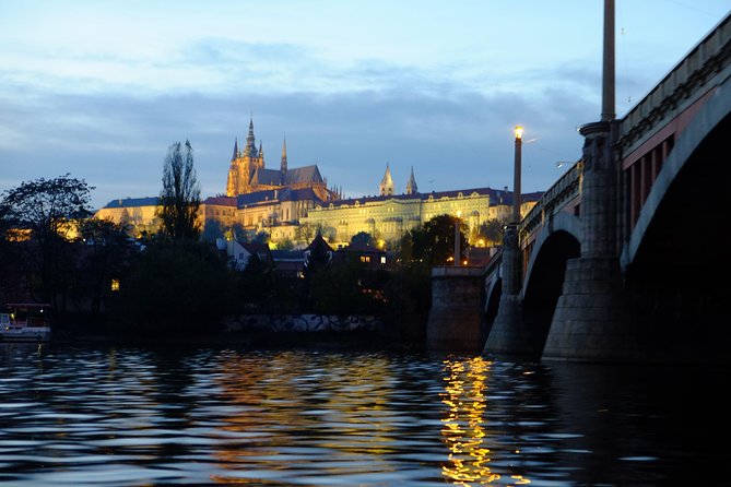 Jazz Boat: Popular LIVE JAZZ dinner cruise - Outside Views vs Inside Comfort: Bring Warm Layers