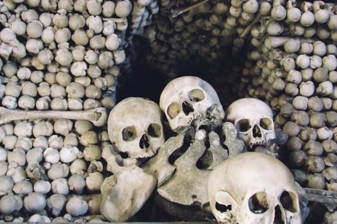 Kutna Hora Day Tour Including Sedlec Ossuary from Prague - Getting started: meeting point, the pre-train walk, and how to avoid stress
