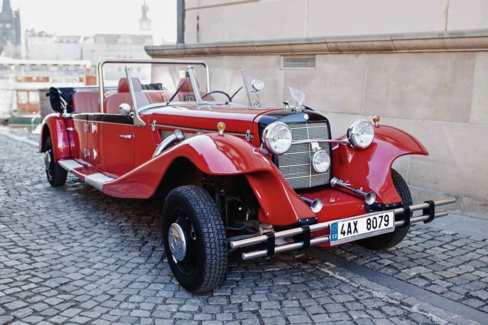 Prague: 1-Hour Private Tour in Vintage Car - Photo strategy: make the most of your brief stops
