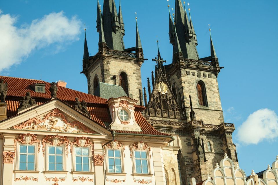 Prague: 3-Hour Old Town and Prague Castle Tour in German - Josefov and Kafka: the Jewish quarter in one guided loop
