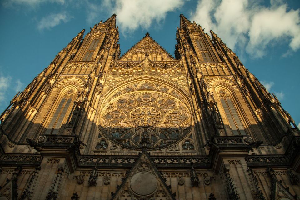Prague: 3-Hour Old Town and Prague Castle Tour in German - Price and value: is $36 a good deal?