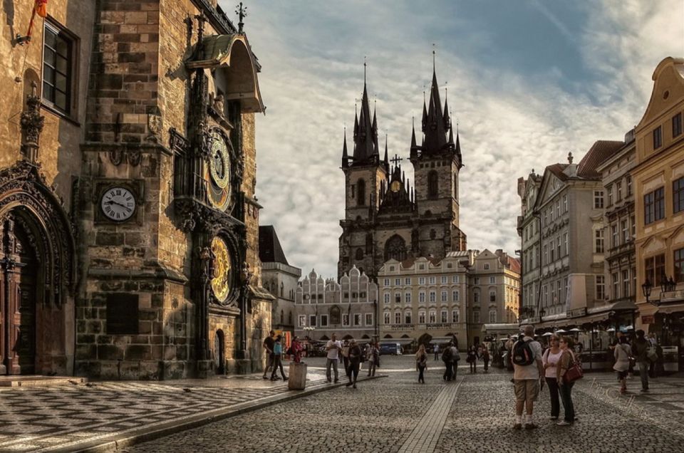 Prague 3-Hour Sightseeing Tour by Electric Bike - Included Extras: Soft Drink and Czech Beer at the End