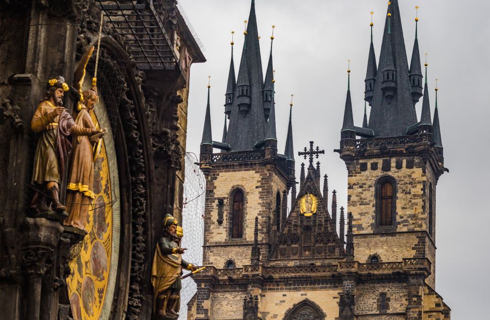 Prague: 3-Hour Walking Tour of Old Town & Prague Castle - Old Town Square, Astronomical Clock legends, and your fast start