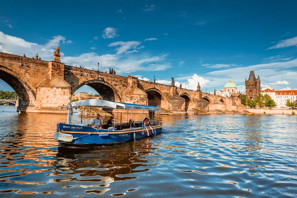 Prague: 45-Minute Sightseeing Cruise to Devil's Channel - 45 minutes is the sweet spot for a tired day