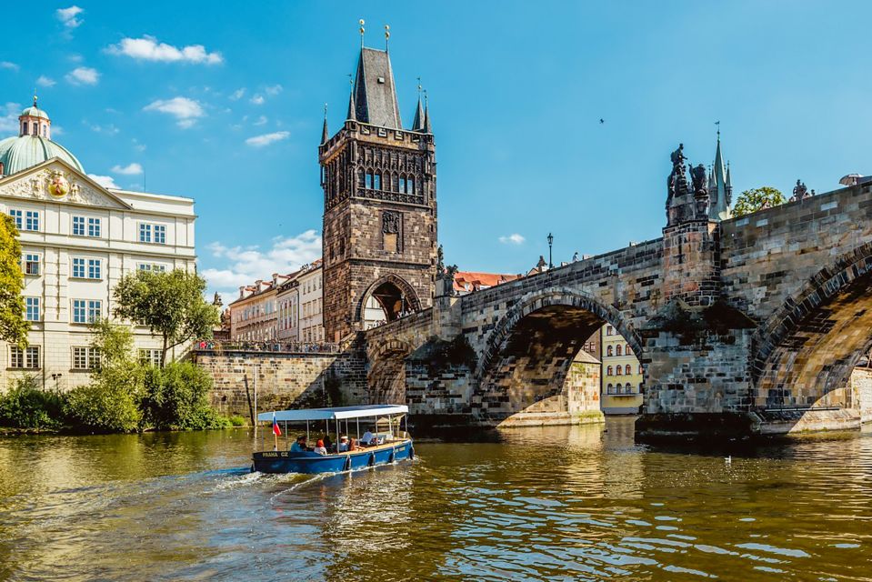 Prague: 45-Minute Sightseeing Cruise to Devil's Channel - Live guide energy: clear stories in Czech or English