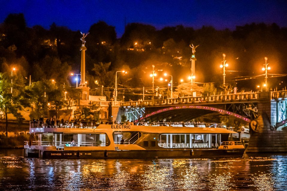 Prague: 50-Minute Sightseeing Evening Cruise - FAQ