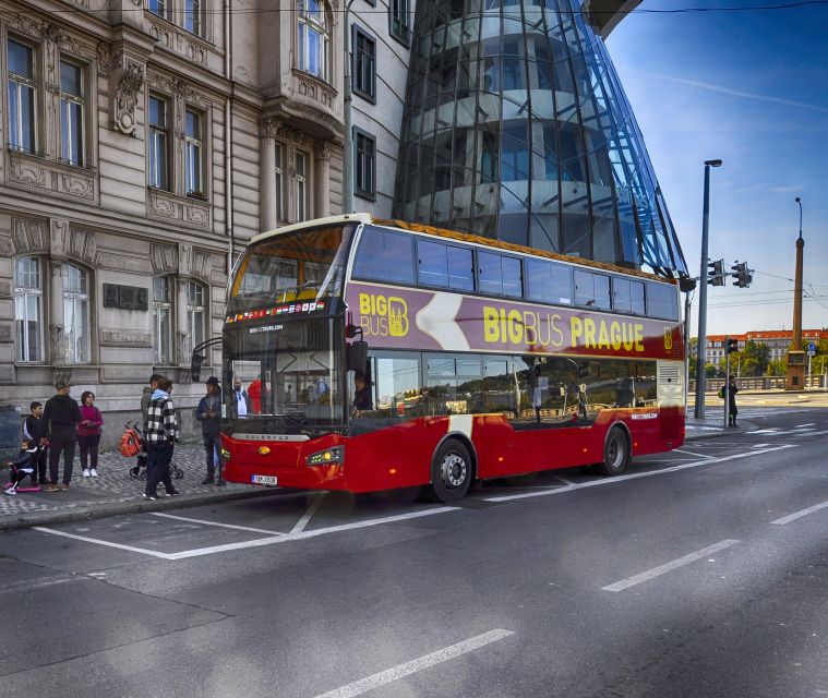 Prague: Big Bus Hop-on Hop-off, Castle Tour and River Cruise - Key points at a glance