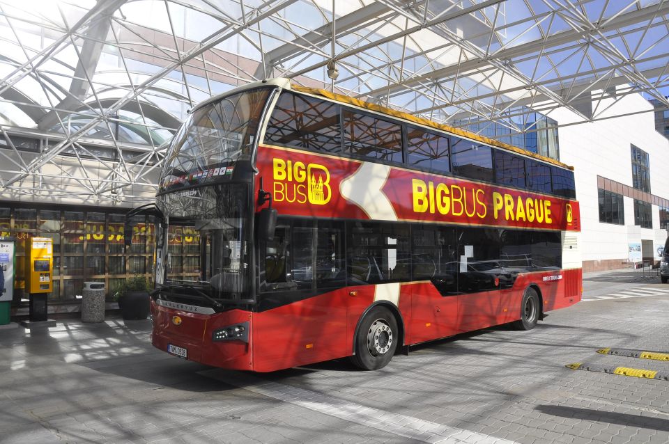 Prague: Big Bus Hop-on Hop-off, Castle Tour and River Cruise - Red vs Green routes: build your day around the stops
