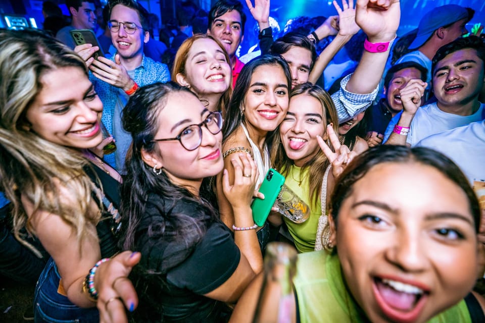 Prague: Boat Party with Unlimited Drinks & After Party Entry - Your route on the water: the night views you’ll want to time right