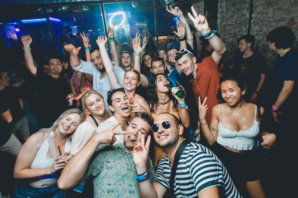 Prague: Boat Party with Unlimited Drinks & After Party Entry - After-party clubs: fast entry, VIP access, and the “dress code” reality