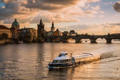 Prague Boats 3-hour Dinner Cruise - Welcome Drink and Buffet Dinner: What to Expect on the Vltava