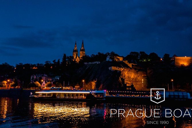 Prague Boats 3-hours Crystal Dinner Cruise - Dinner on Board: Czech Buffet, Live Music, and What to Expect