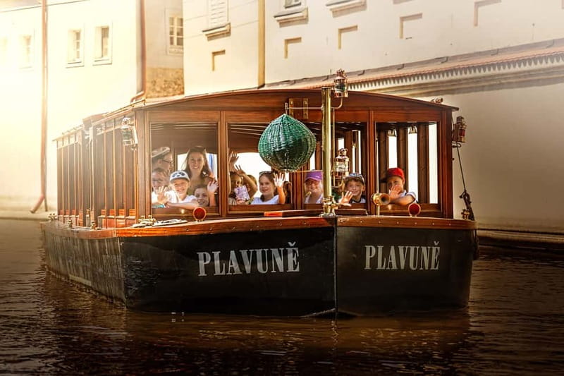 Prague: Canal Cruise Around Charles Bridge - Getting On: Charles Bridge Museum Meeting Spot and 15-Minute Departures