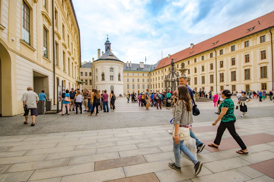 Prague Castle 2.5-Hour Tour Including Admission Ticket - Meeting Point Options: Carlo Quarto vs. The Castle Courtyard