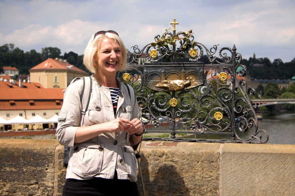 Prague: Castle and Jewish Quarter Tour with Cruise and Lunch - Key highlights at a glance