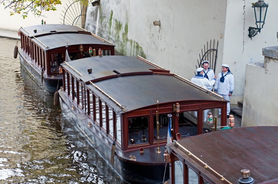 Prague: Castle and Jewish Quarter Tour with Cruise and Lunch - Who this tour suits best