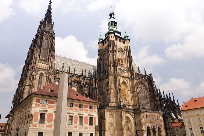 Prague Castle Tour Including Admission Ticket - 2.5 Hour - St. George’s Basilica and Golden Lane: saints and lived-in castle walls