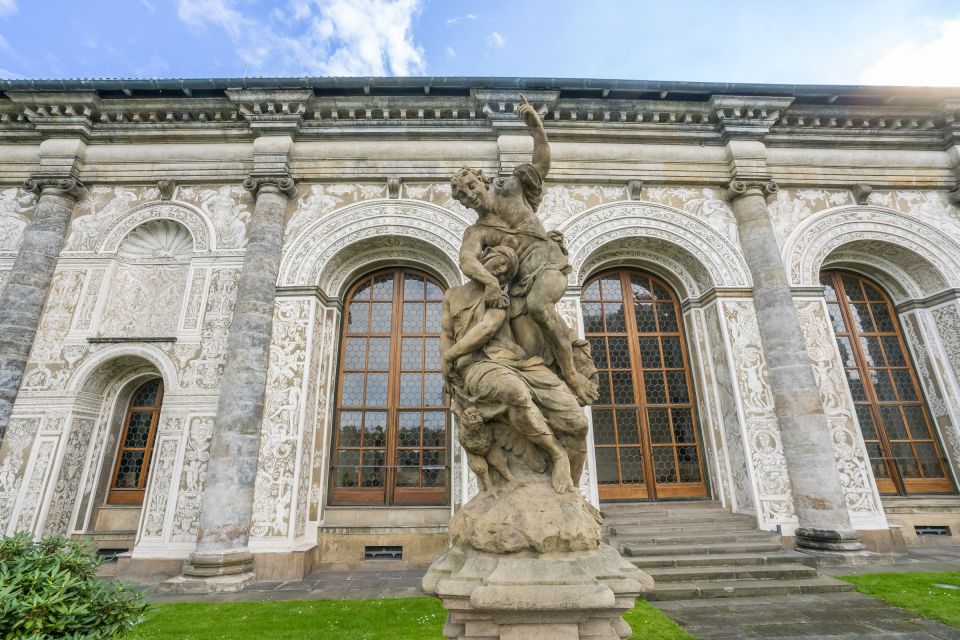 Prague: Castle Tour with Local Guide and Entry Ticket - Practical tips so you enjoy it (not just survive it)