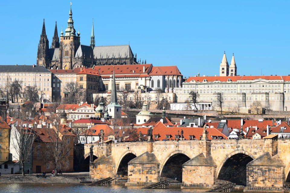 Prague City: 1-Hour Orientation Tour by Bus - 26 languages, included headphones: listen your way through Prague