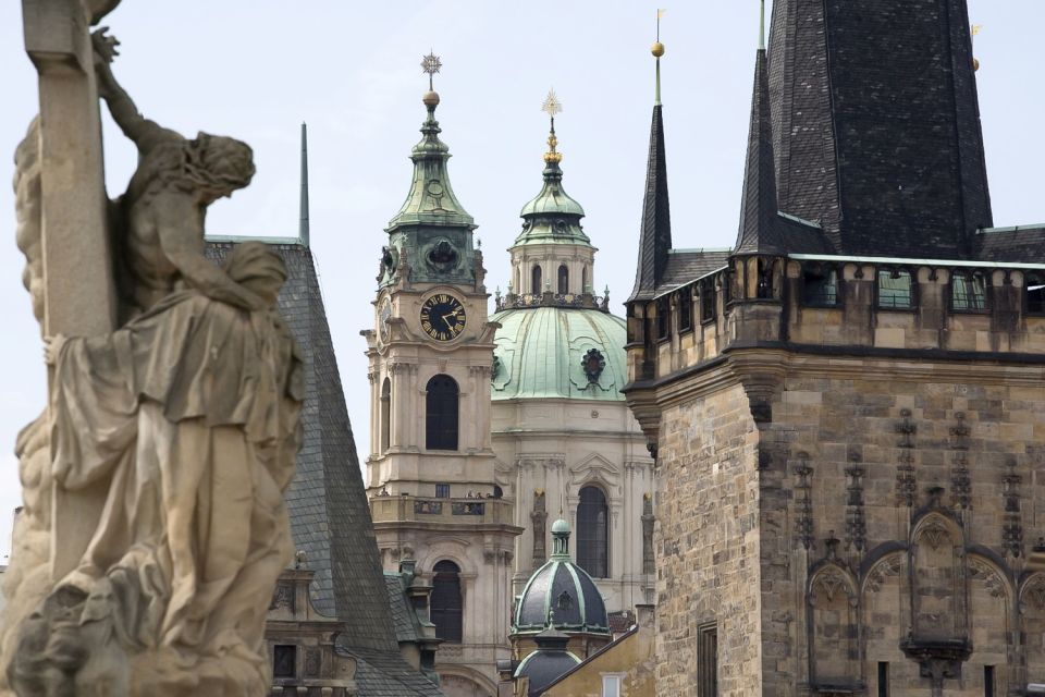 Prague: City Highlights Private Walking Tour - Prague Castle District: your 60-minute finale