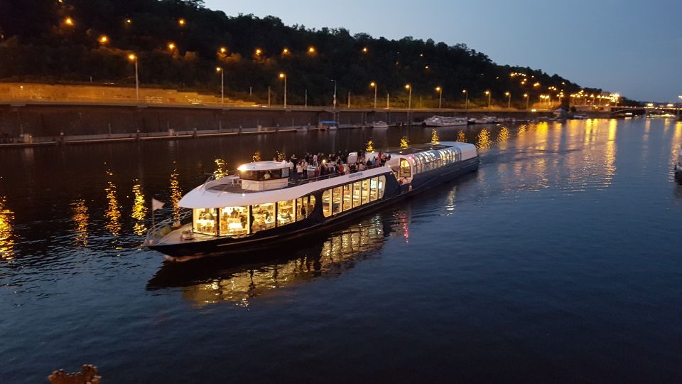 Prague: City Tour and Dinner Cruise with Hotel Pickup - New Town in a hurry: Wenceslas Square to National Museum