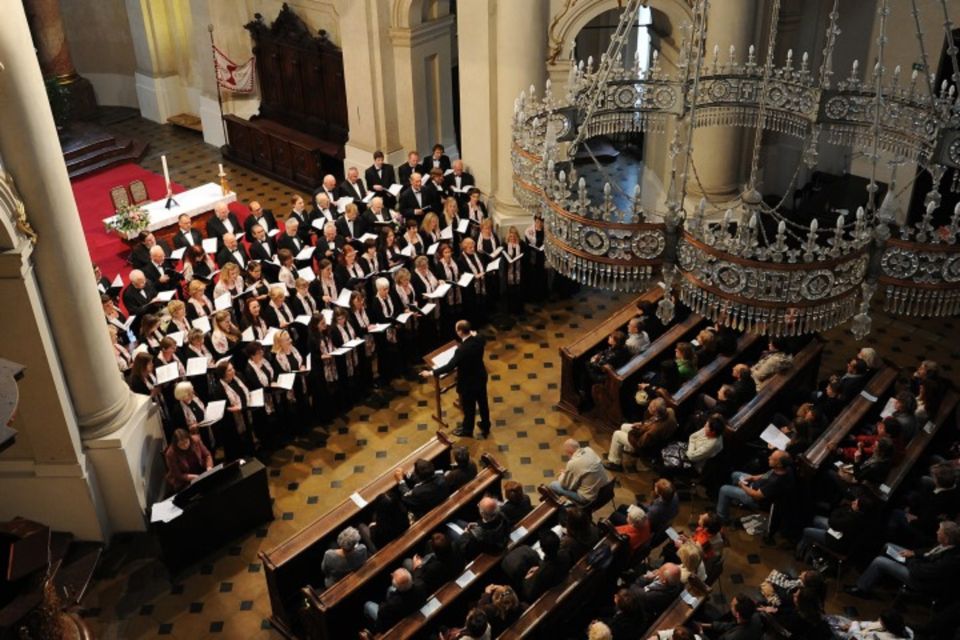 Prague: Classical Concert in St. Nicholas Church - Chamber, choir, and the practical reality of “variety”