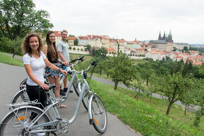 Prague E-Bike City Sightseeing Tour - Charles Bridge and Lennonova zeď: two icons, one ride rhythm
