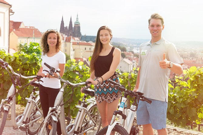 Prague E-Bike City Sightseeing Tour - Old Town and the Astronomical Clock area: short stop, big impact
