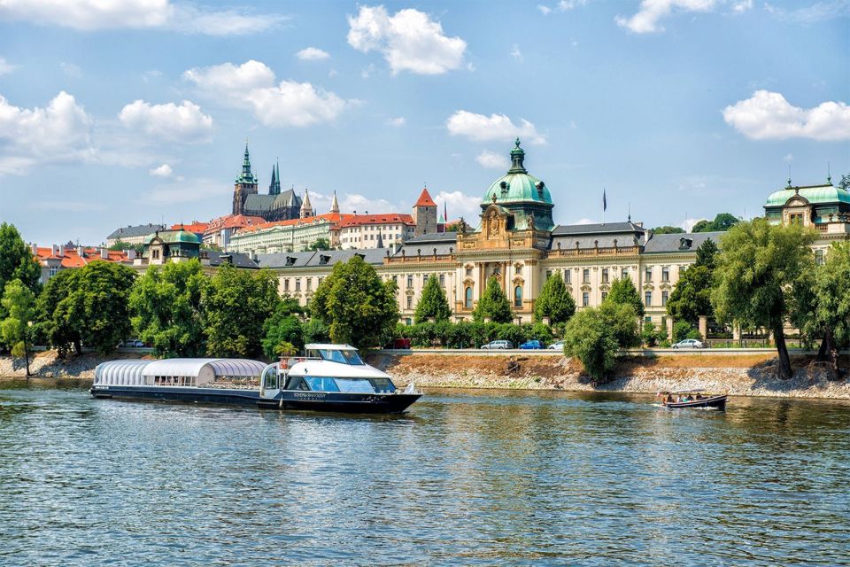 Prague: Evening Vltava River Eco Cruise with Prosecco - Key highlights you’ll care about