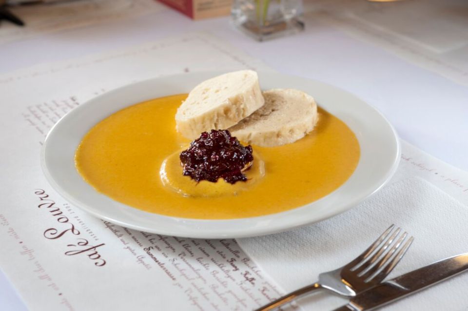 Prague: Food and Beer Guided Walking Tour with Tastings - Price and value: why $104 can make sense here