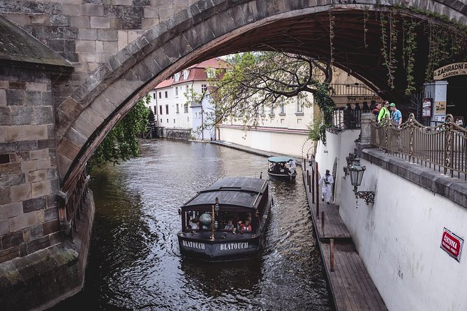 Prague Food Tour with 10 Tastings of Authentic Czech Classics - Drinks and Diets: How Flexibility Really Works on This Tour