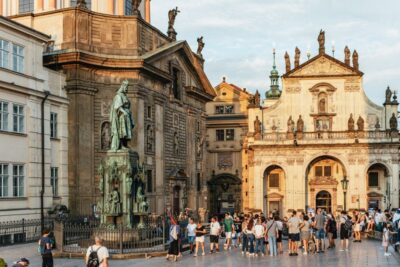 Prague: Ghost Walking Tour Where Legends Come To Life - Starting out: Křižovnické náměstí vs. Charles Bridge