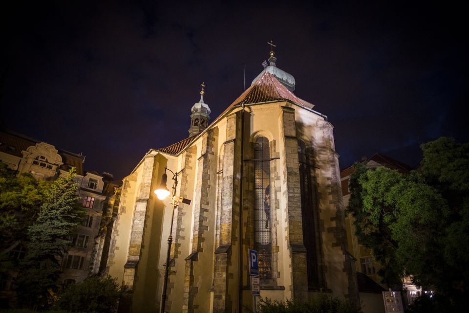 Prague: Ghosts and Legends of the Old Town Evening Tour - Saint Castulus Church: your first stop for tone-setting legends