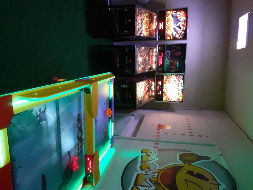 Prague: Glow Golf Mini Golf Game by UV Light - UV Glow Golf in Prague: Why This One Works