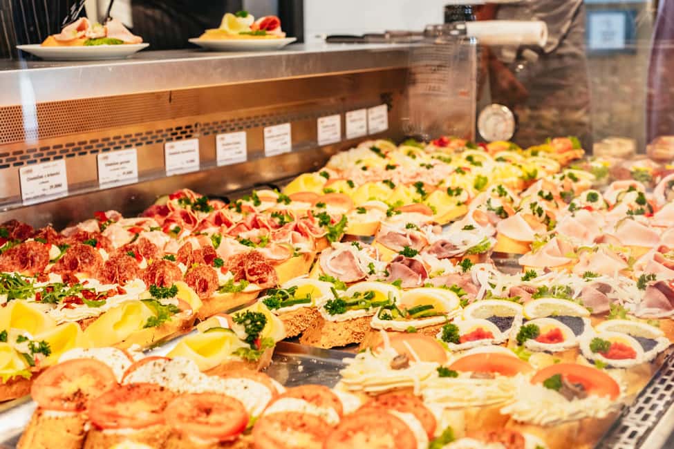 Prague: Guided Street Food Walking Tour - Who this tour fits best
