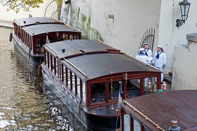 Prague Guided Walking Tour and Cruise with Authentic Czech Lunch - Charles Bridge Museum: The Convenient Finale Back at Home Base