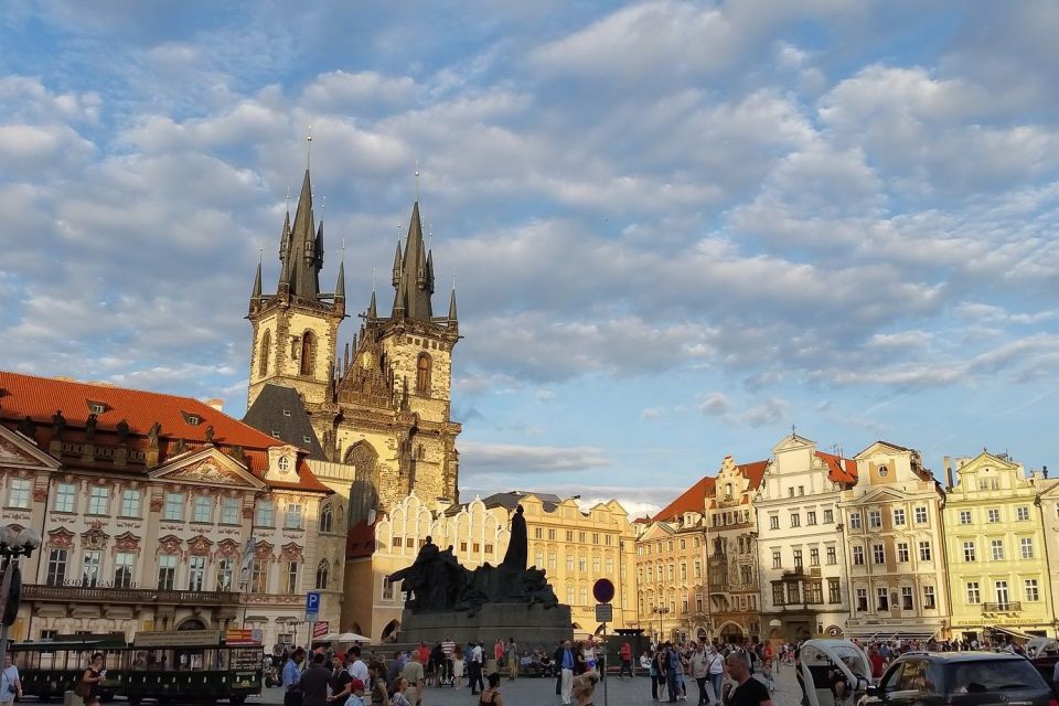Prague: Historic City Center Bus Tour with Top Sights - Where You Start: Parizská Street and the Yellow Kiosk